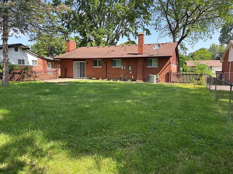 19901 Wildhern Ct — Photo 4