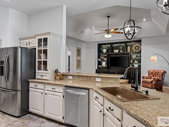 2nd image of 3417 Oakmont Dr
