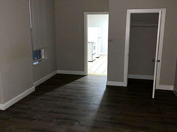 4th image of 3114 Mount Pleasant St #1F