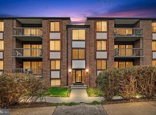9704 Kingsbridge Dr APT 304, Fairfax, VA 22031