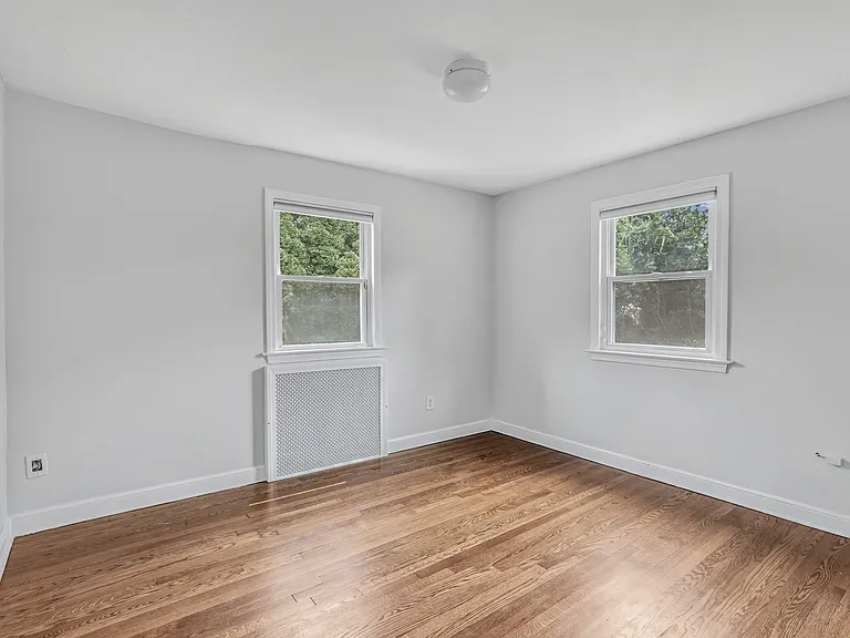 215 Bennett St — Photo 14
