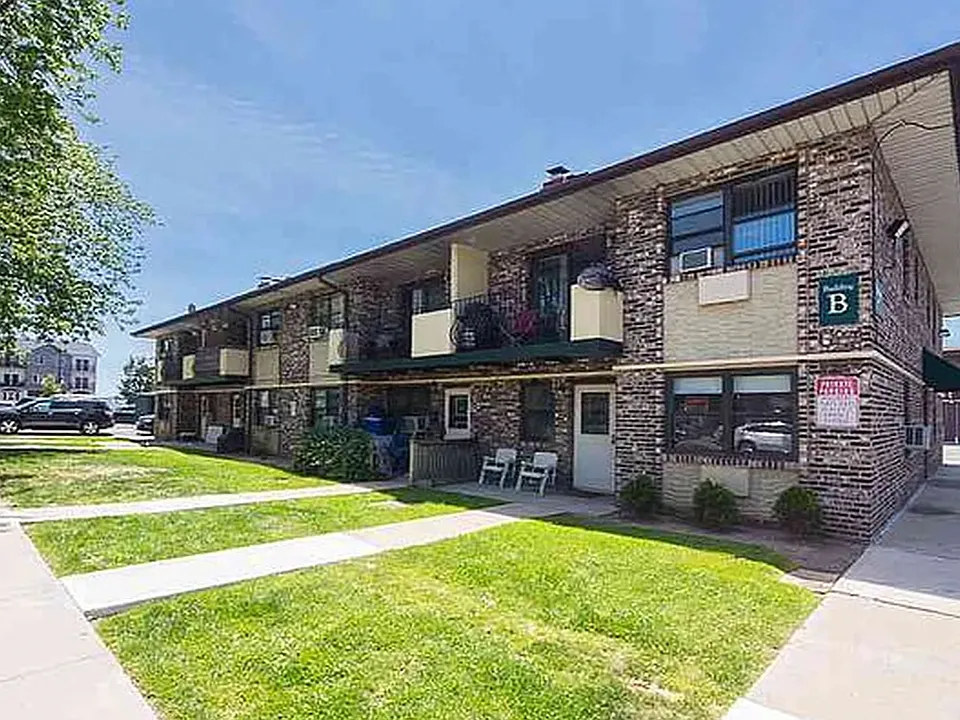 Building Photo 3