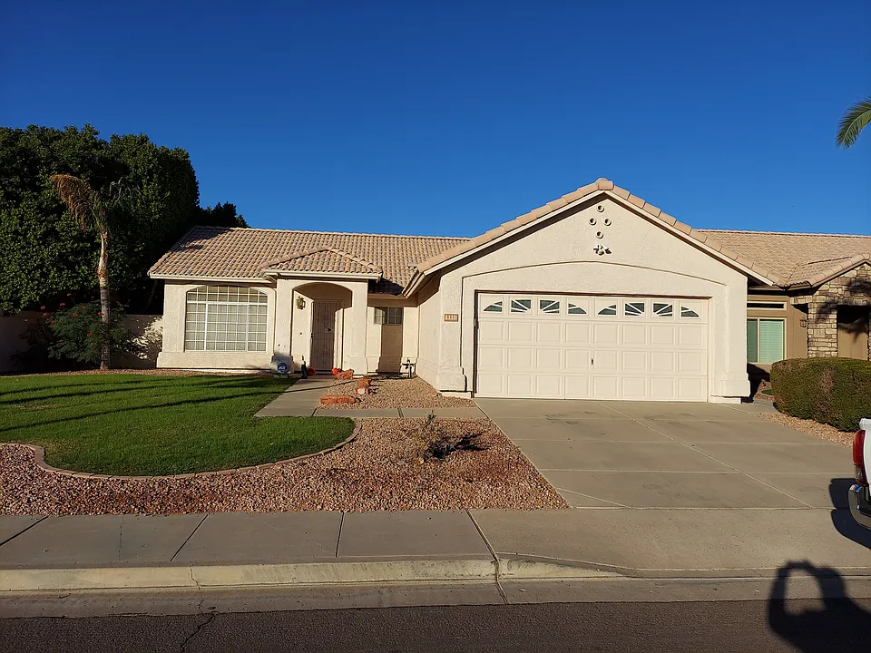 1110 N Meadows Dr