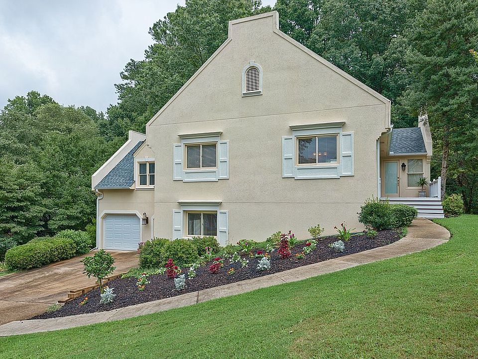 1st image of 2562 Greyfield Ct NE