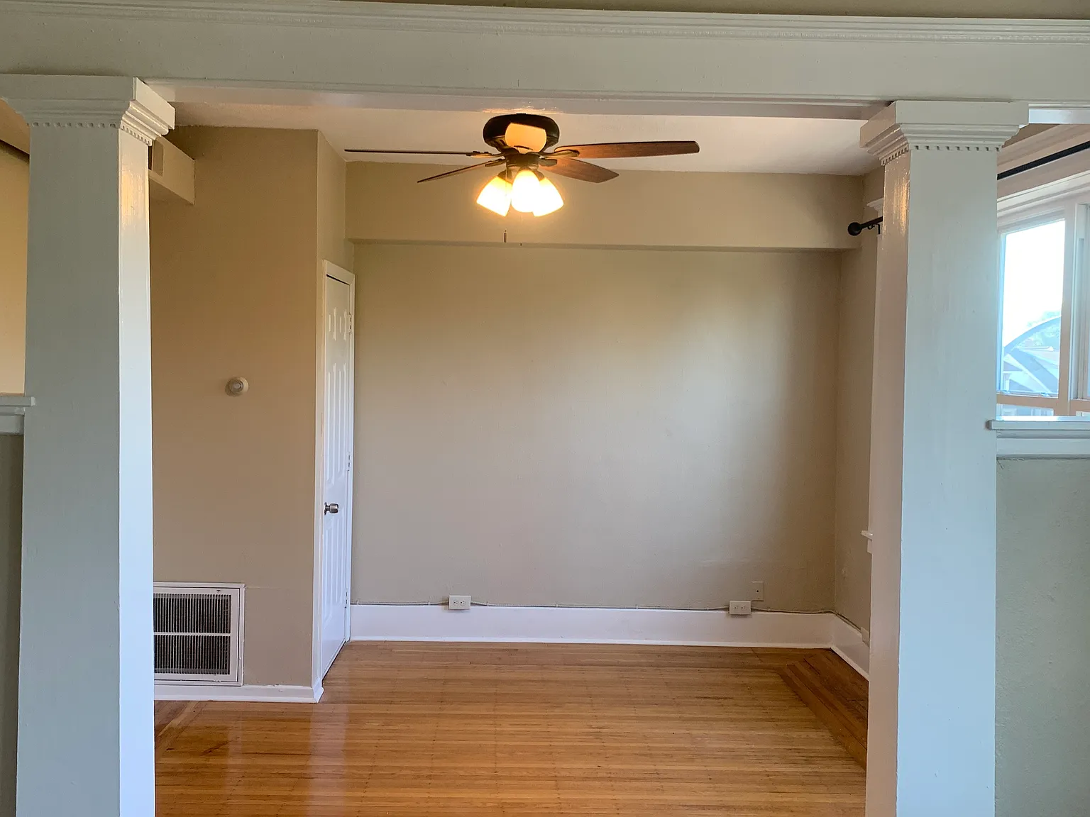 2 bed, $1,222 — Photo 2