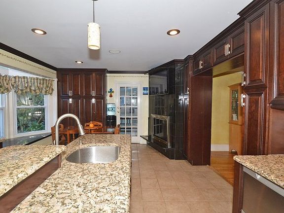 5th image of 2 Motts Ln