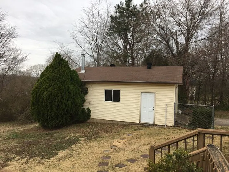 210 Waynick Rd