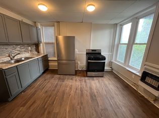 308 3rd St #1B, Troy, NY 12180