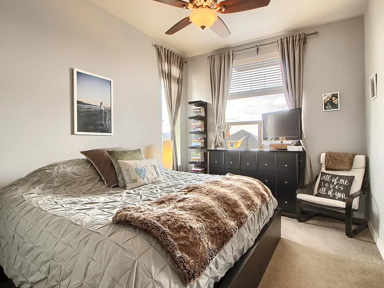 3045 Geneva St — Photo 15