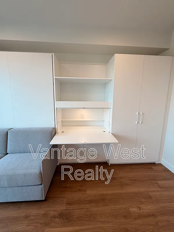 Studio, 1.0 bath, 340 sqft, $1,475 — Photo 4