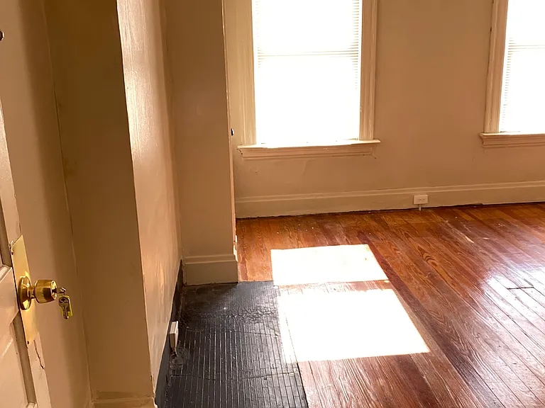 2333 Victor St — Photo 31