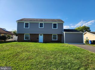 36 Midfield Ln, Willingboro, NJ 08046