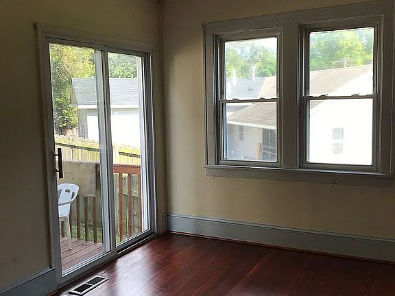 family room w/out furniture