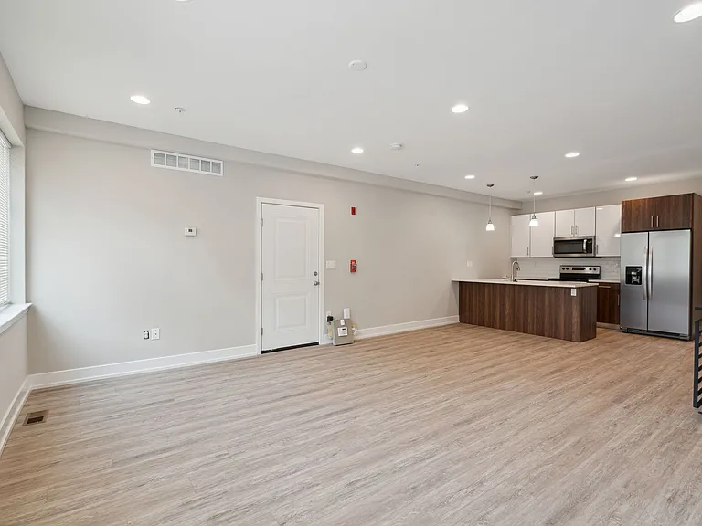 2612 Annin St #2 — Photo 2