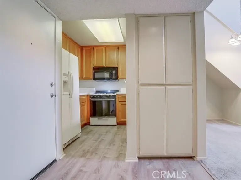 1441 Brett Pl #327 — Photo 9