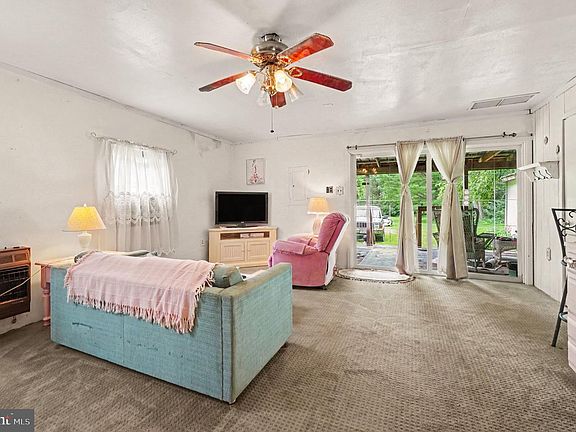 4th image of 18699 Resort Rd
