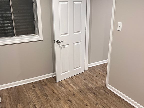 4th image of 1204 Locust Dr