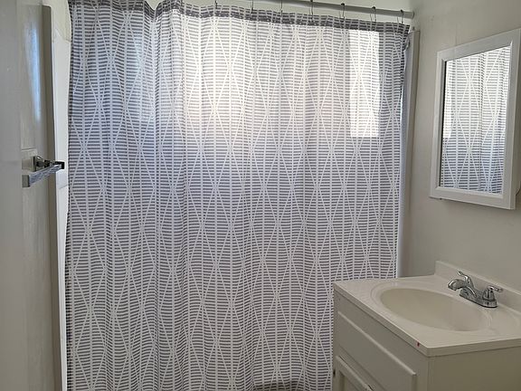 3rd image of 2012 Marine Ave APT C