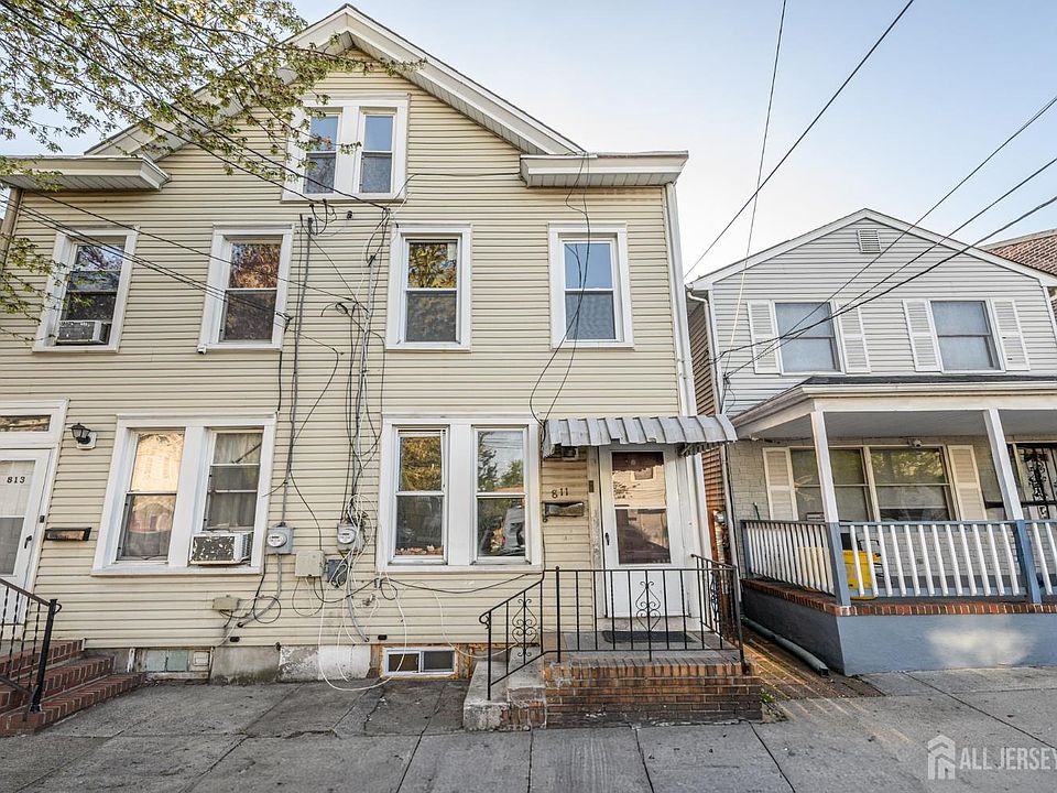 1st image of 811 Anderson St