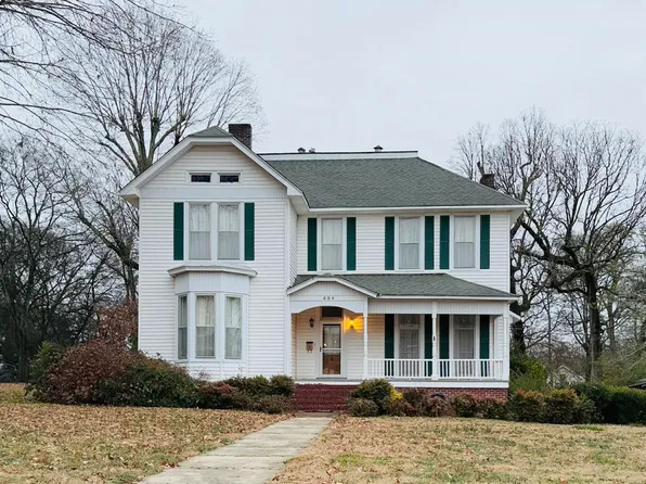 604 Jackson Ave N, Russellville, AL 35653