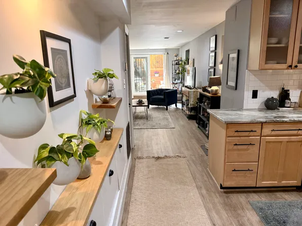 1320 R St NW APT 2, Washington, DC 20009