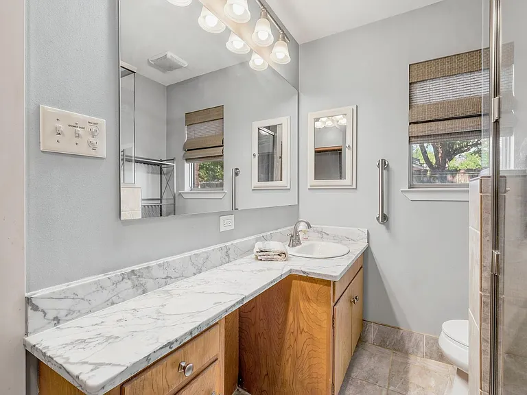 1127 Mount Rainier Dr — Photo 20