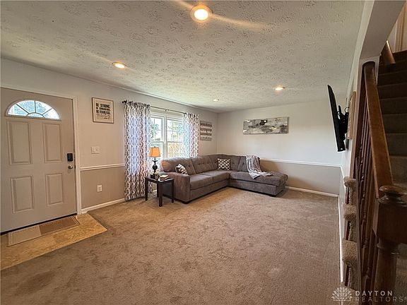 5th image of 458 Rolling Meadows Dr