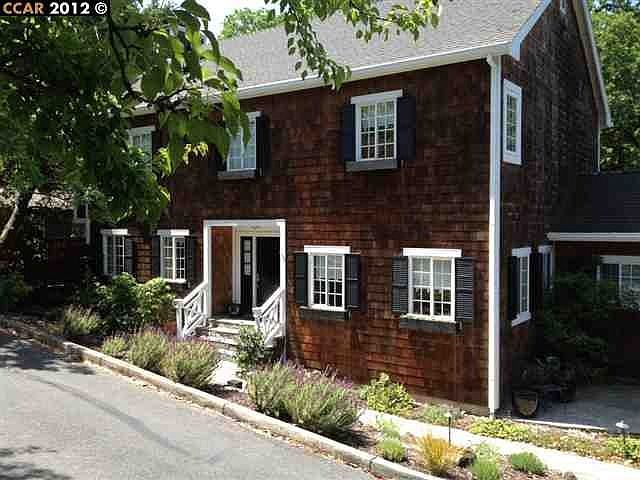 2nd image of 120 Moraga Way