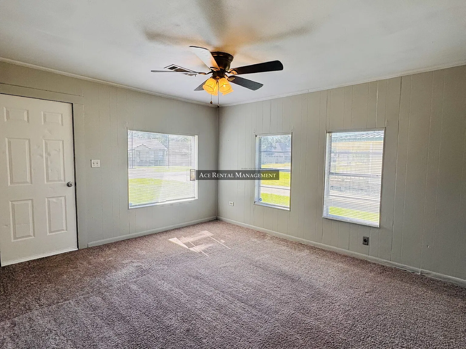 Two-Bedroom Single-Family Home Nestled Away in Nederland, TX! — Photo 3