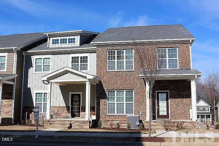 1st image of 2017 Hayes Ln