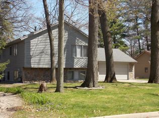 3820 Tioga Dr SW, Wyoming, MI 49519