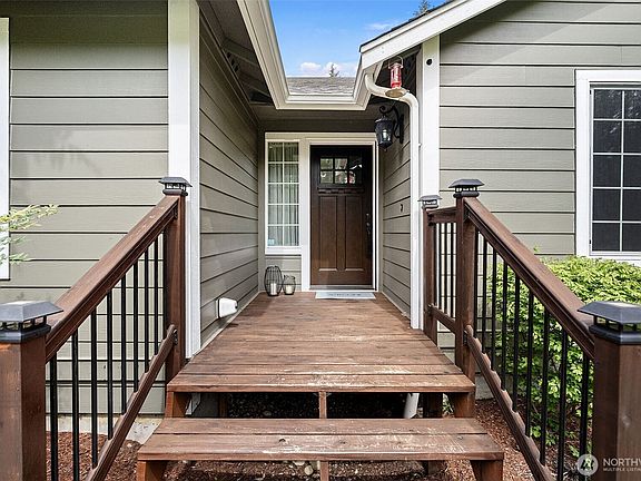 3rd image of 600 Toonerville Drive NE
