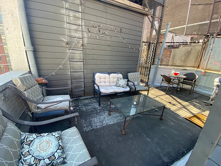 249 E 30th St #PHR — Photo 4
