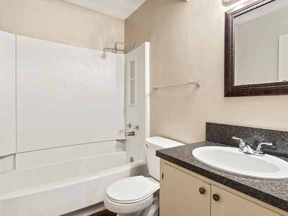 5th image of 408 Center St APT 6