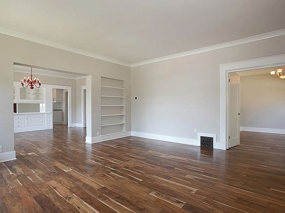 5th image of 1124 Stanley Ave