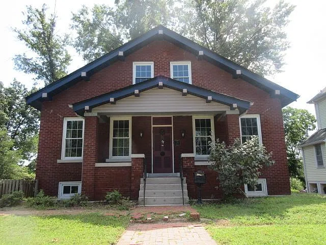 20 Royal Ave photo 1