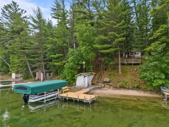 W5696 S Gilbert Lake Rd, Wild Rose, WI 54984