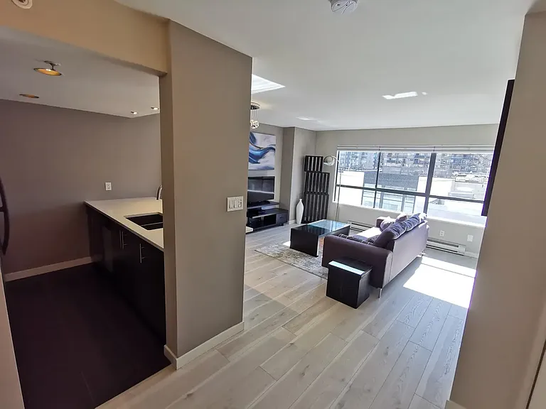 1060 Alberni St #410 — Photo 6