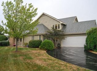 N21W24156 Dorchester Dr, Pewaukee, WI 53072