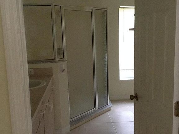 3rd image of 430 Di Lido St NE