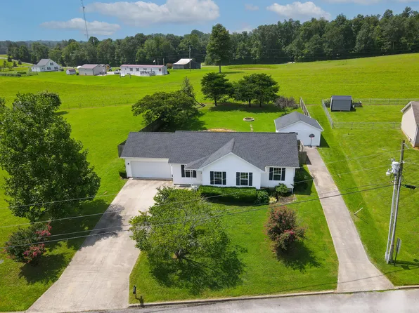 279 Pebble Branch Dr, Nancy, KY 42544