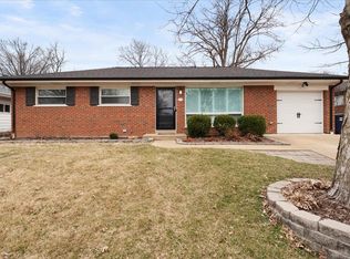 8728 Villa Crest Dr, Saint Louis, MO