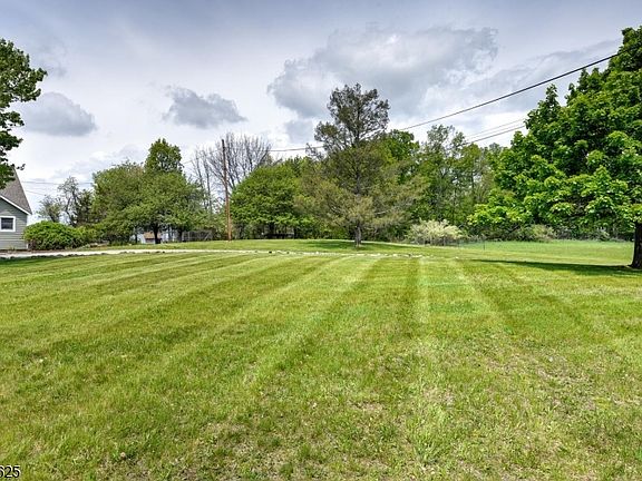 3rd image of 67 Kimble Ln