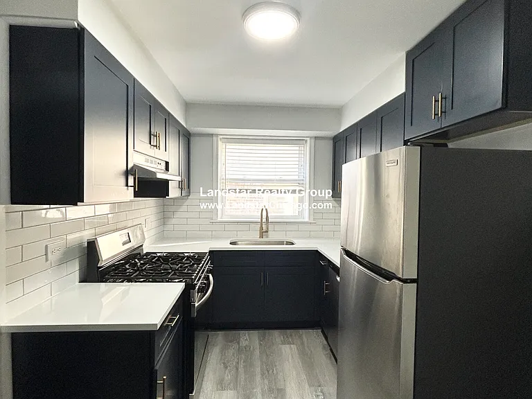 2715 W Berwyn Ave #1 — Photo 4