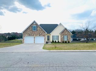 49 Maple Leaf Dr, Rock Spring, GA 30739