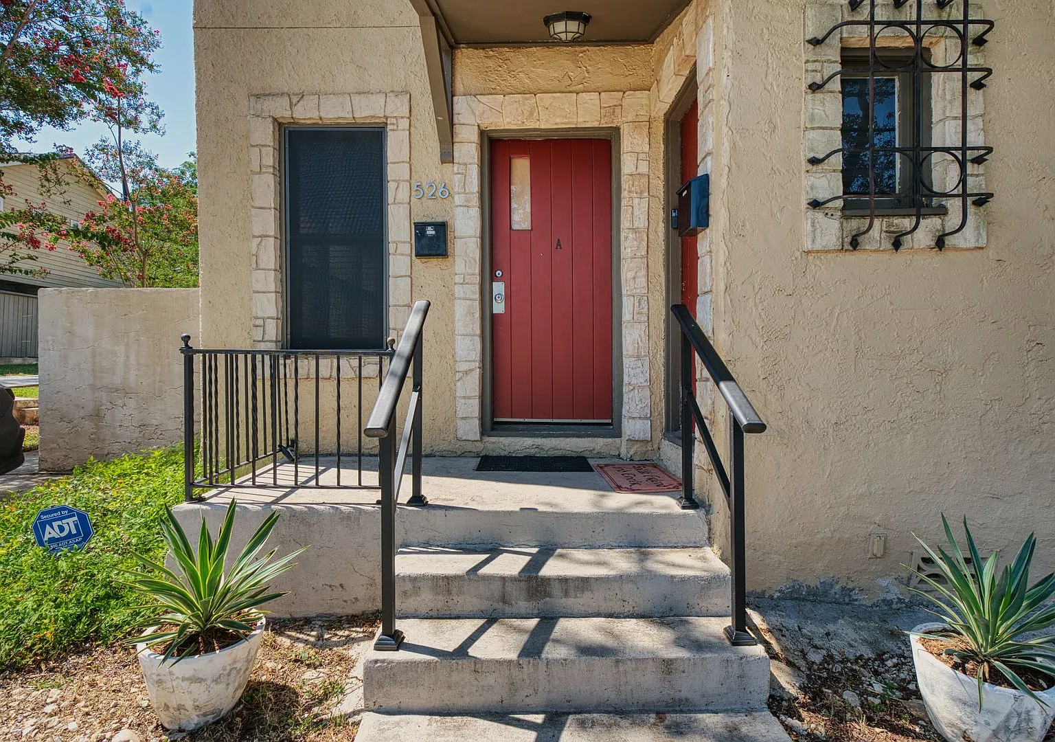 526-P — Photo 3