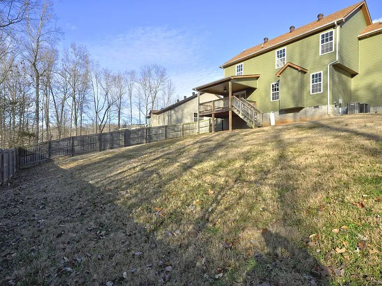 446 Cyprus Ct — Photo 41
