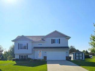 941 Cedar Ave N, Maple Lake, MN 55358