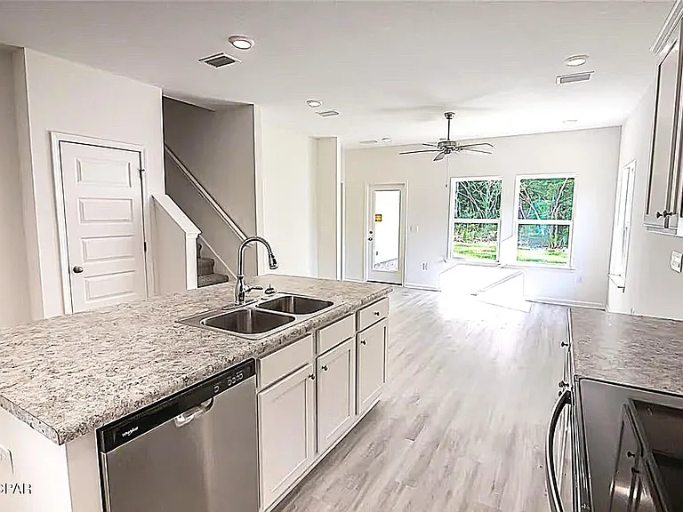 30 Sandywoods Ct — Photo 7