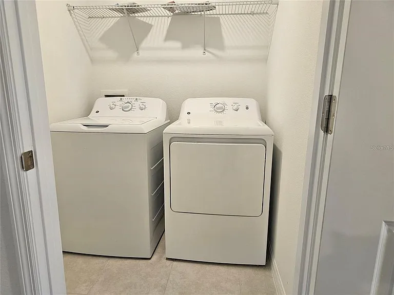 8309 Crescent Oaks Dr — Photo 32